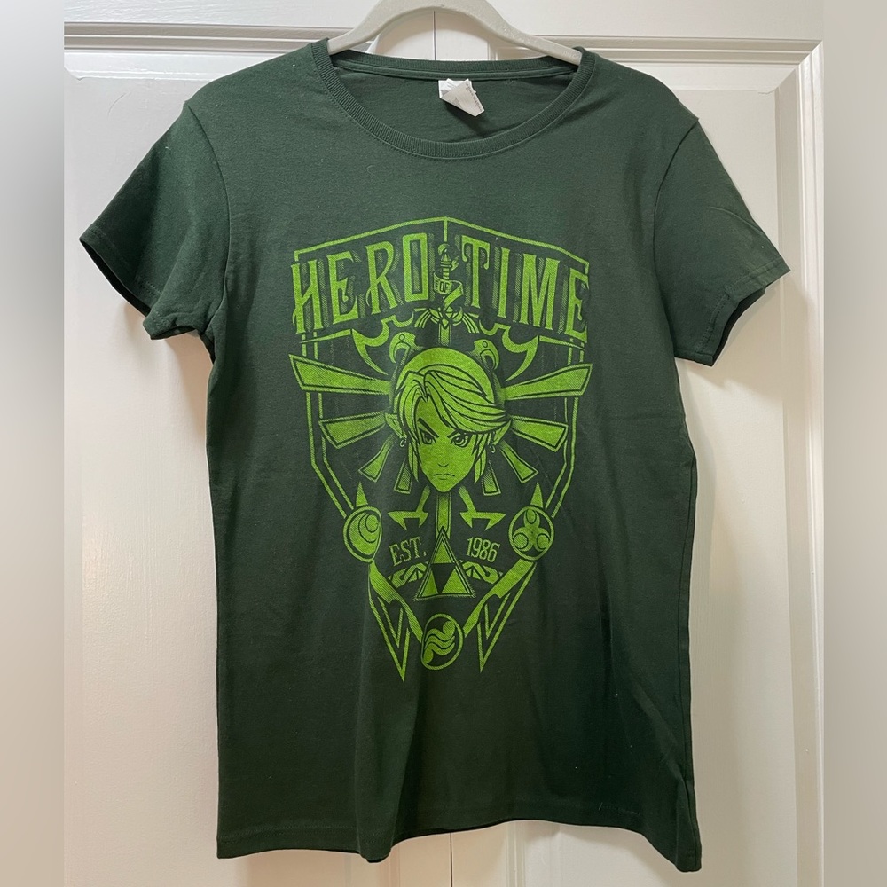 Legend of Zelda Women’s Medium Green T Shirt Link Hero of Time EUC